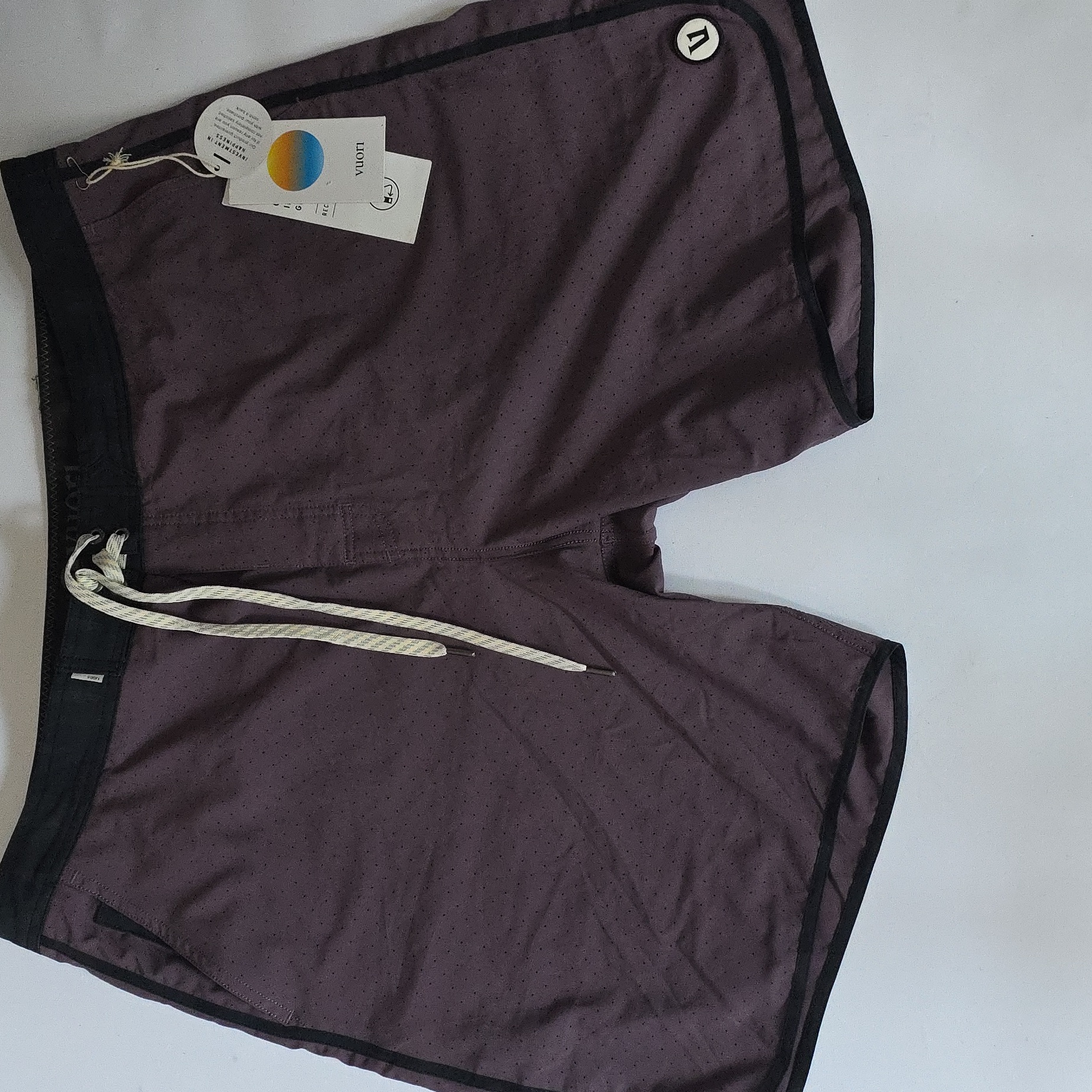 Nwt Men’s Vuori “Cruise Boardshort” In A Plum Micro Dot. Size W 38” Inseam 7.5”